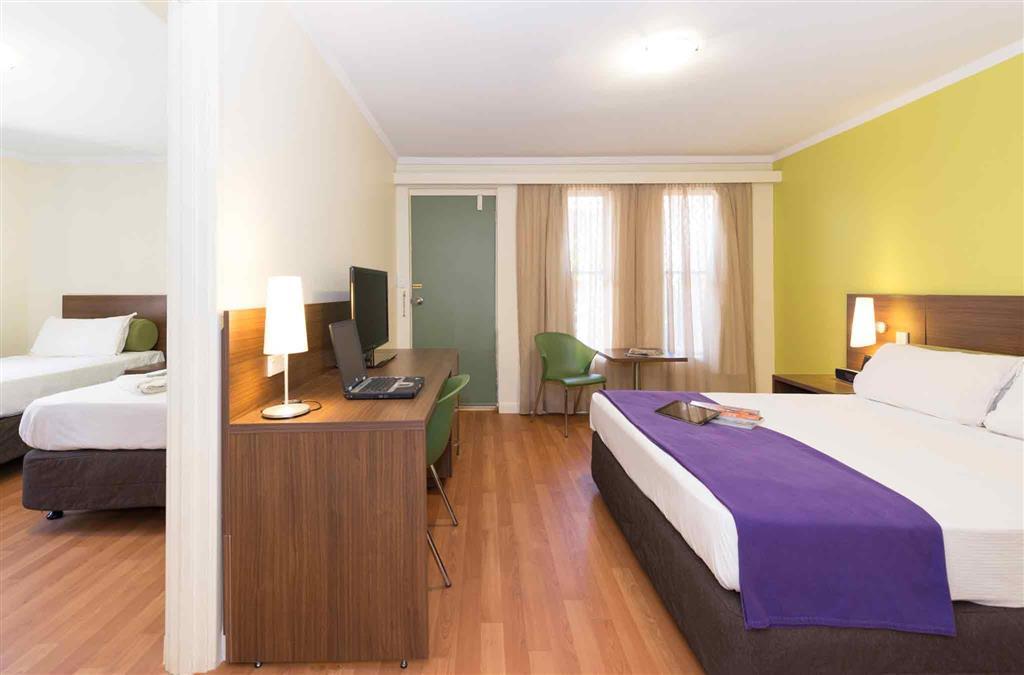 Hotel Ibis Styles Karratha Esterno foto